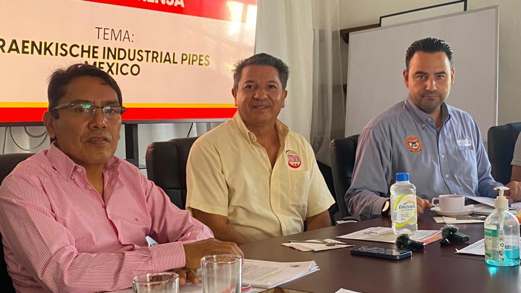 audioramanoti's tweet photo. #ESTATAL

👉 Representantes del Sindicato de Sinttia “mienten”, responde el sindicato de @SITIMM_CTM al asegurar que no acreditó el 30% del padrón, si no el 15% de los 1,270 trabajadores de la empresa Fraenkische. Será el próximo 26 que los trabajadores podrán votar. https://t.co/0siDPMDsBf