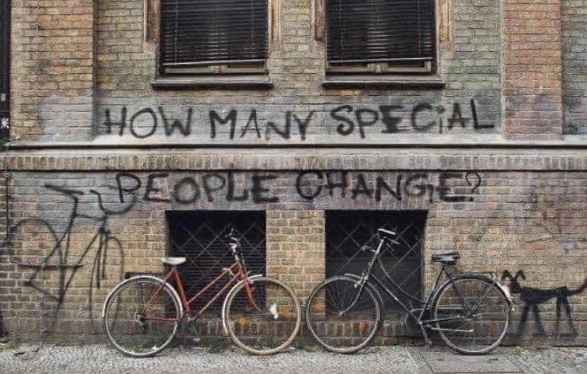 liamgfansclub's tweet photo. Champagne Supernova https://t.co/m24Xn6knmA