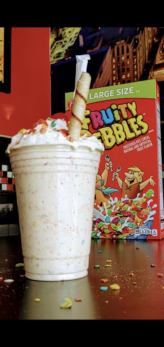 JohnnyStopo's tweet photo. Try our Fruity Pebbles Milkshake in Lincoln Park.
#Chicago #milkshake #fruitypebbles #johnnysbeef https://t.co/xkitPgGWPg