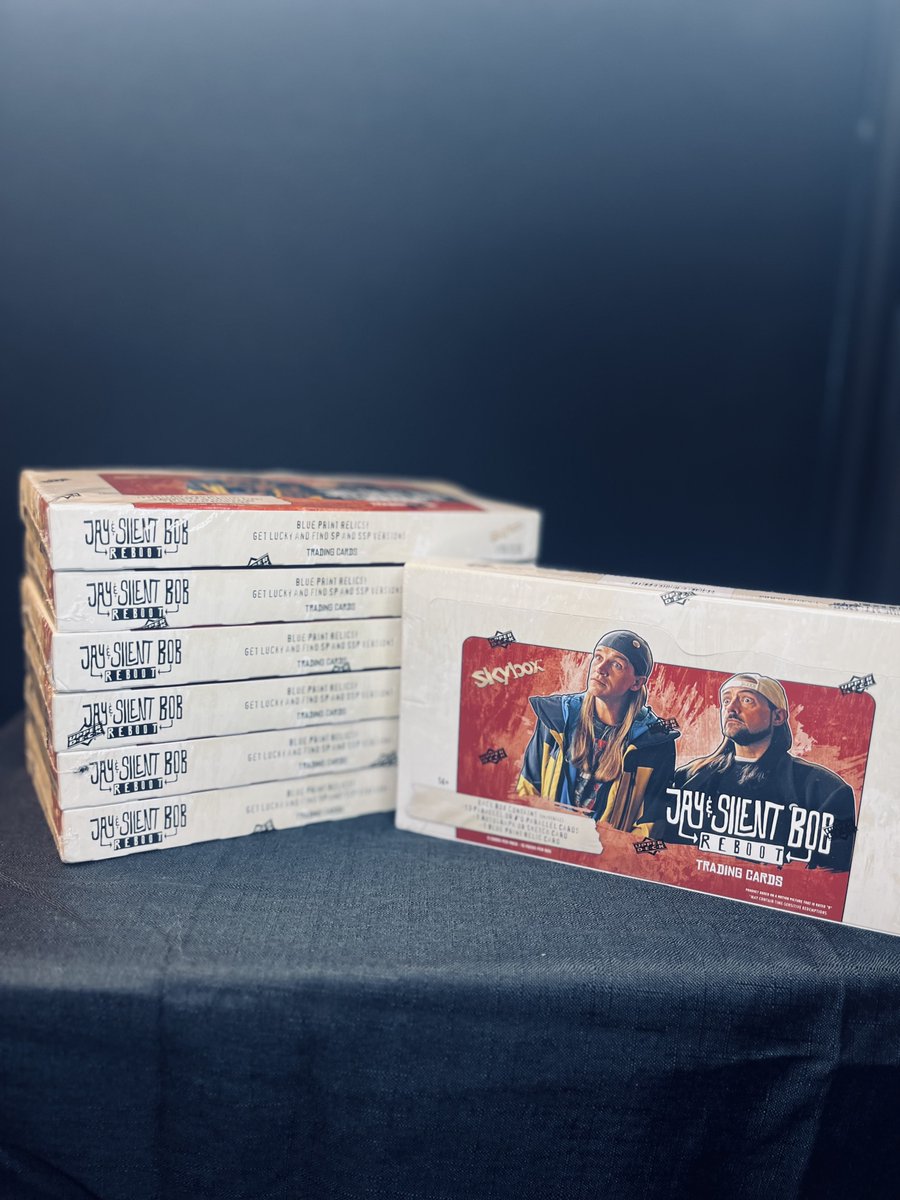 Introducing the 2023 Upper Deck Skybox Jay & Silent Bob Reboot Trading Cards! Relive the adventure, insight, and humor of Kevin Smith's most beloved characters with this incredible collection of trading cards. 
#jayandsilentbob #kevinsmith #mallrats #jayandsilentbobreboot