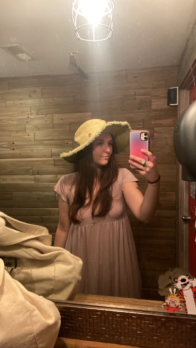 boxcaat's tweet photo. i love u new hat https://t.co/JWKfNIrtlh