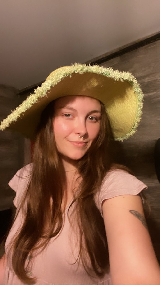 boxcaat's tweet photo. i love u new hat https://t.co/JWKfNIrtlh
