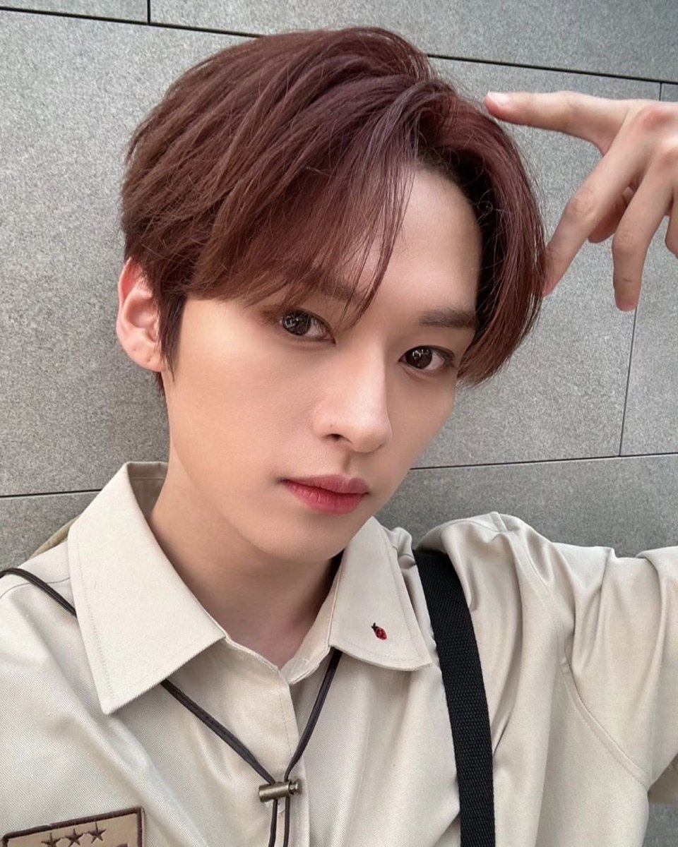 selcas from Lee Know Core today! dressed like a zookeeper with panda-doll in my hand. ah.. sometimes i want to be a zookeeper and taking care of pandas. i hope your weekend going well, we still have tomorrow to rest! xoxo. 🐼