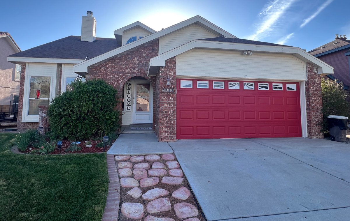 RickCourvilleNM's tweet image. Riverton Drive NW - BEFORE - Lots of hail and wind damage. 

#roofer #roofing #roofproblems #roofingcontractors #roofingexperts #shingleroofing #residentialroofing #roofs #roof #residentialrealestate #albuquerque #stormdamage #haildamage