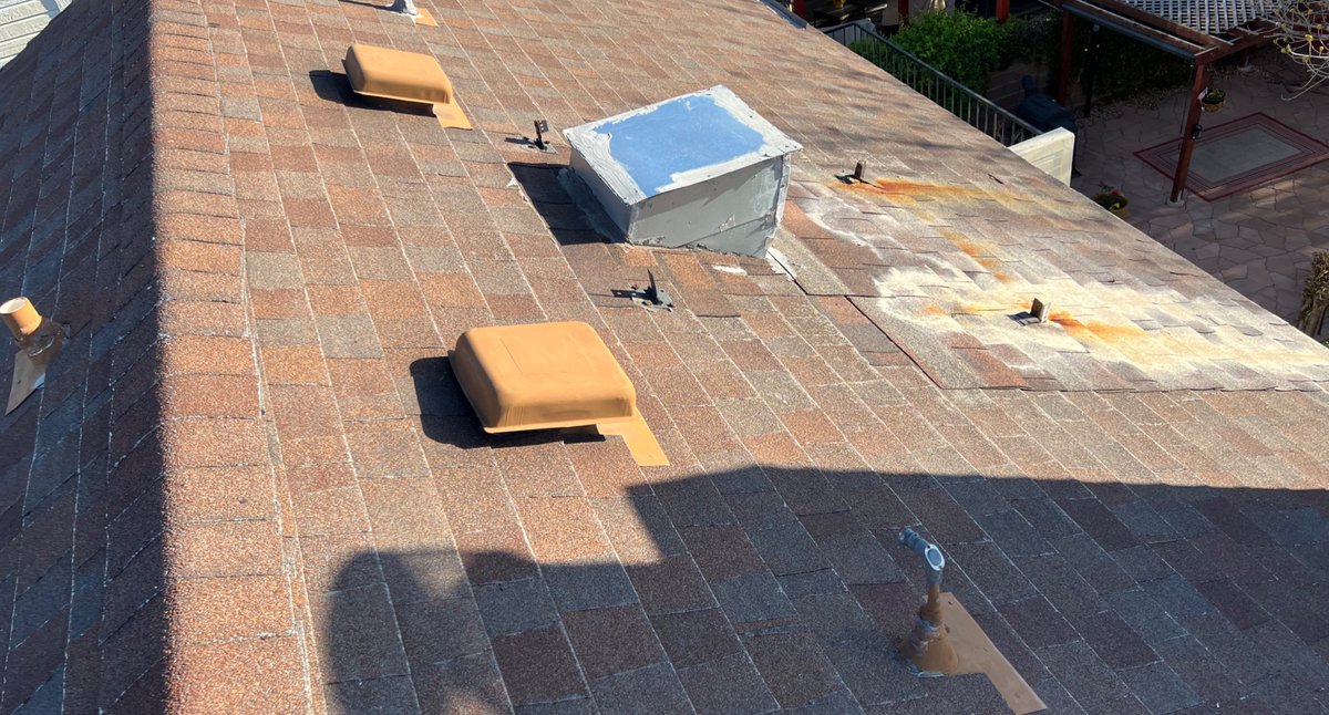 RickCourvilleNM's tweet image. Riverton Drive NW - BEFORE - Lots of hail and wind damage. 

#roofer #roofing #roofproblems #roofingcontractors #roofingexperts #shingleroofing #residentialroofing #roofs #roof #residentialrealestate #albuquerque #stormdamage #haildamage