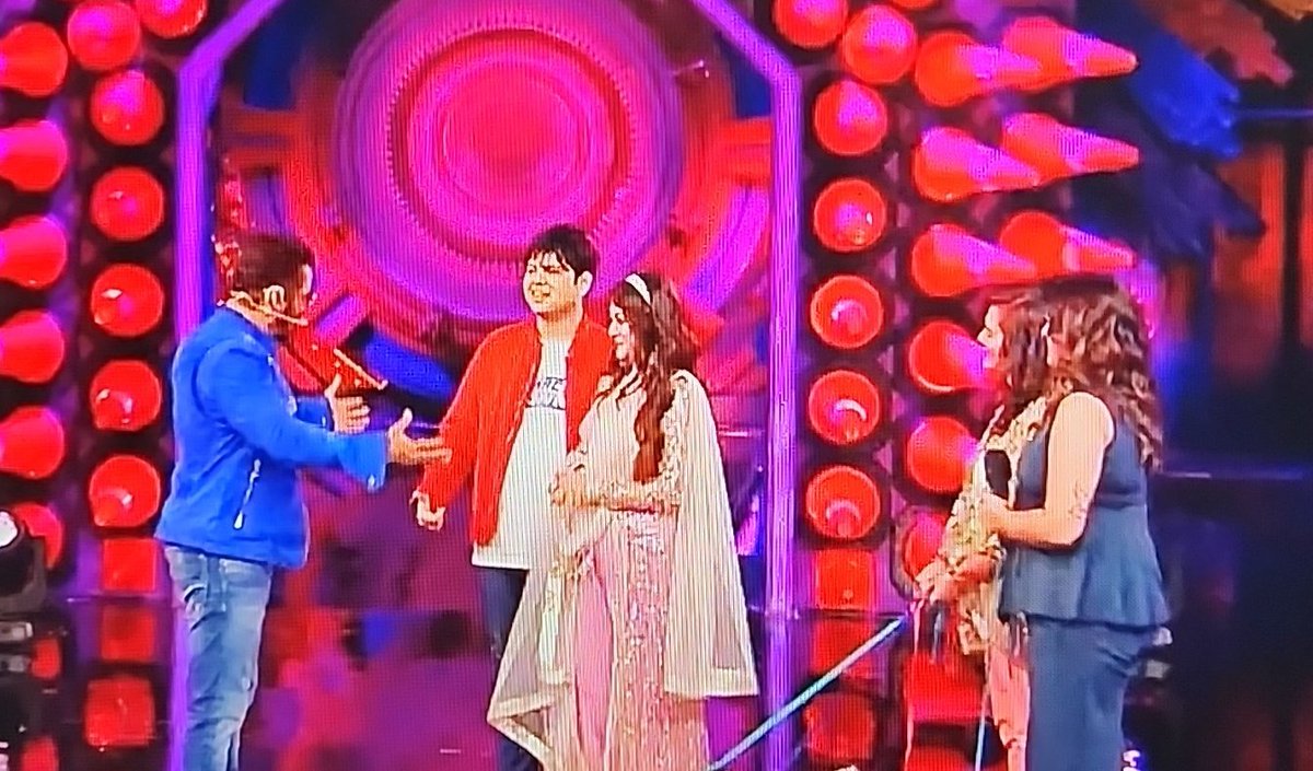 First contestant #FalaqNaaz & her family on stage before she enters the Bigg Boss house Watch the Grand Premiere of #BBOTT2, streaming free on @JioCinema, 9pm onwards. #BiggBossOTT2onJioCinema #BiggBossOTT2 @BeingSalmanKhan