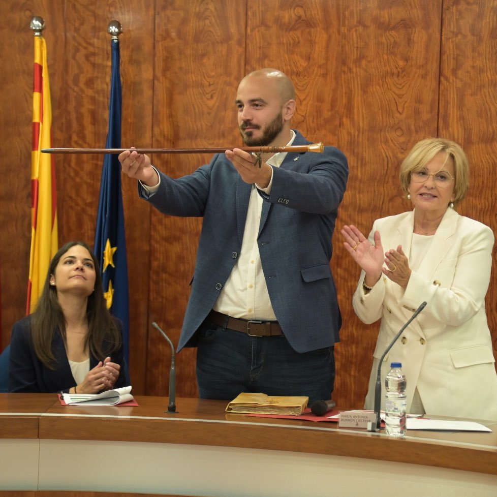 ℹ️Marc Giribet, investit nou alcalde de Sant Andreu de la Barca

📲tinyurl.com/investiduragir…