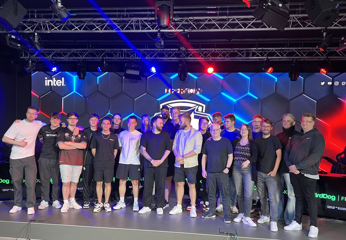 Auch offline ein Fest, freut euch auf ein grandioses erstes Bootcamp, es war hochklassiges CS und wir sind mehr als zuversichtlich tolle Finalisten gefunden zu haben
