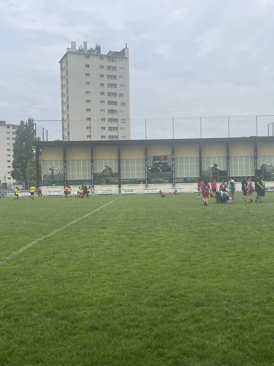 Nous sommes heureux d’accueillir aujourd’hui 400 jeunes d’Ile de France et particulièrement de Seine St Denis pour le tournoi Tarditi : une journée de rugby, de partage et de joie :)