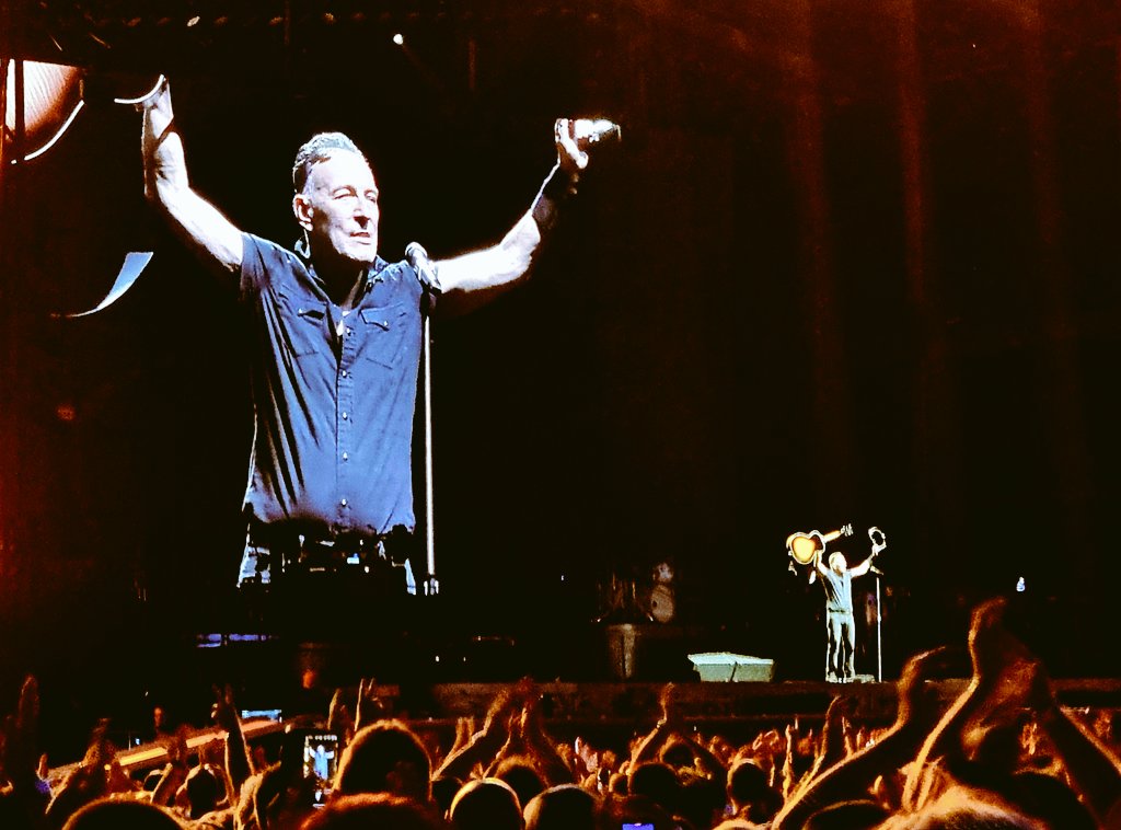 da73454334's tweet image. Springsteen Villa Park 16/06/2023.  The Boss the Legend.
#springsteen 
#Springsteenfans
#Springsteenvillapark 
#Springsteentour2023 
#Springsteentheboss
#Bruceland