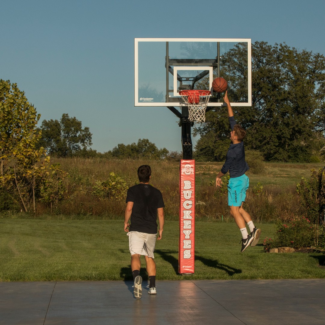 Show off your college team pride in your home's driveway with our basketball pole padding featuring your favorite university or college team. 
goalsetter.com/collections/co…

#Goalsetter #Basketball #LoveThisGame #BestinBasketball #MadeintheUSA #GoalsetterBasketball #BasketballHoop