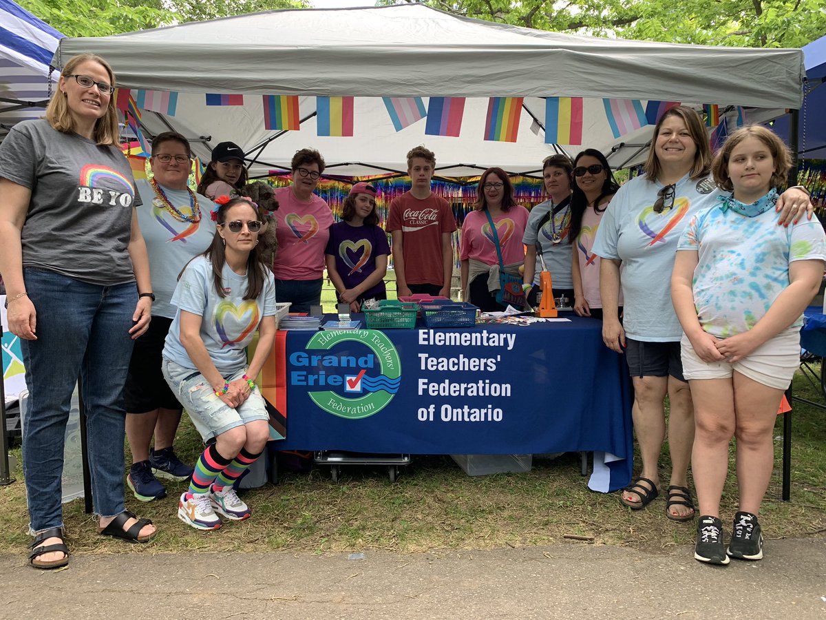 Grand Erie Educators @GEDECELocal are out in force at Mohawk Park today for Brantford Pride! All are welcome. #PRIDE #ETFO #teachpride #PrideMonth @ETFOeducators @GEDSB