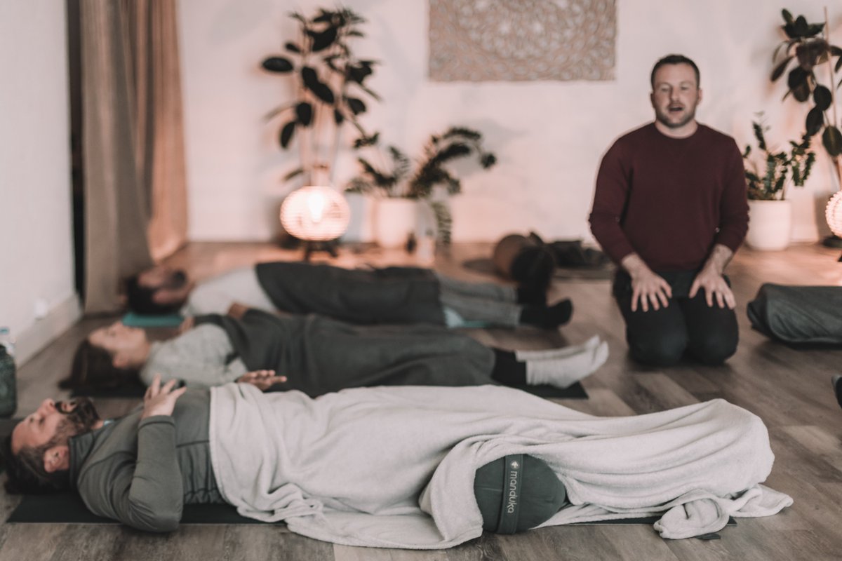 I've got dozens of free meditation and yoga nidra tracks available over on the Insight Timer app.

insig.ht/avati6aZHAb?ut…