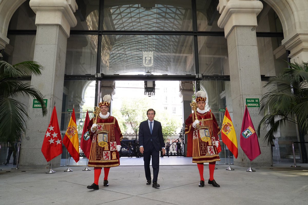 CiudadanaMartaR's tweet photo. Será un honor asumir el área de Cultura, Turismo y Deporte en el Ayuntamiento de Madrid. Gracias a @AlmeidaPP_ por la confianza. #InvestiduraAlmeida https://t.co/CgBdBQAXUK