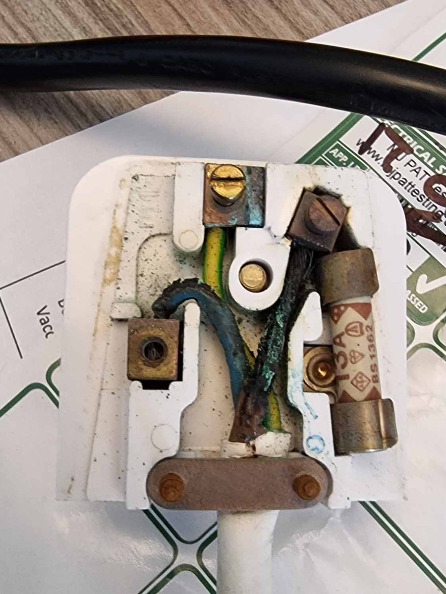 MJPATTesting's tweet image. PAT testing why do it?  Consider the following pictures,  taken over the last few months, they show the importance of the first part of a PAT testers role, the formal visual inspection of equipment, the opening of plugs and inspection of cables. #portableappliancetesting