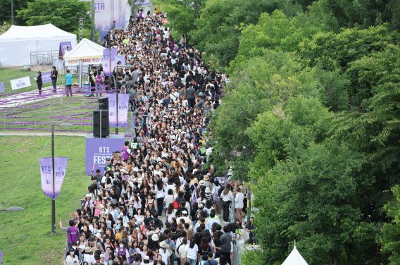 An estimated 400,000 people gathered in Seoul to celebrate the 10th anniversary of BTS, with 120,000 being foreigners. 

The Seoul Metropolitan Government had initially expected a maximum of 300,000.