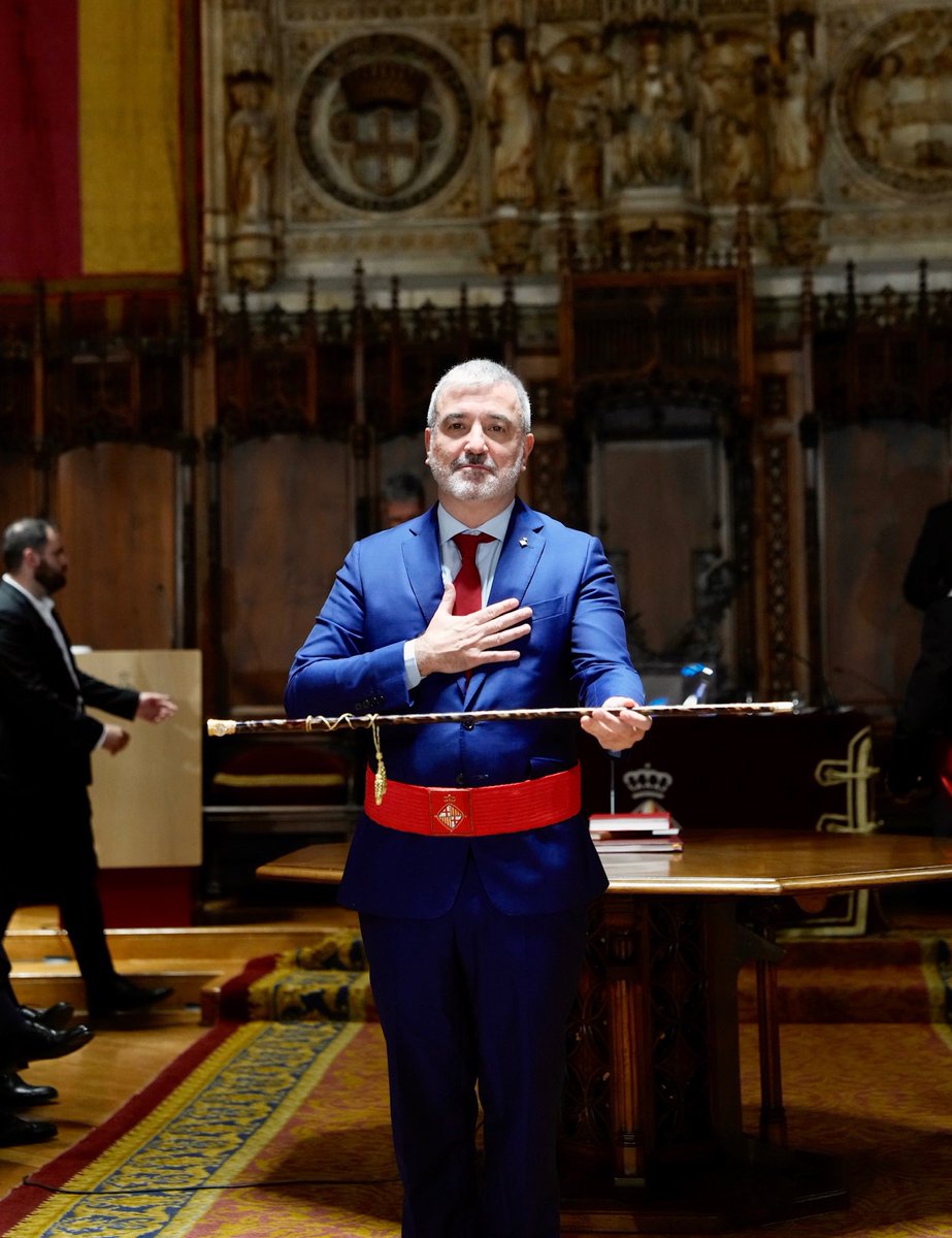 pscbarcelona's tweet image. 🌹 #AlcaldeCollboni