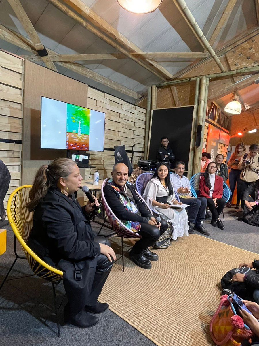 Vamos a pasar a la #bioeconomia en acción! Gracias <a href="/GeaadB/">Economía, Ambiente y Alternativas al Desarrollo.</a> <a href="/svilardyq/">Sandra Vilardy</a> y a todos los autores de nuestro libro 💚que sin duda, será una semilla e importante referente para esta transformación☀️👏💪🏻