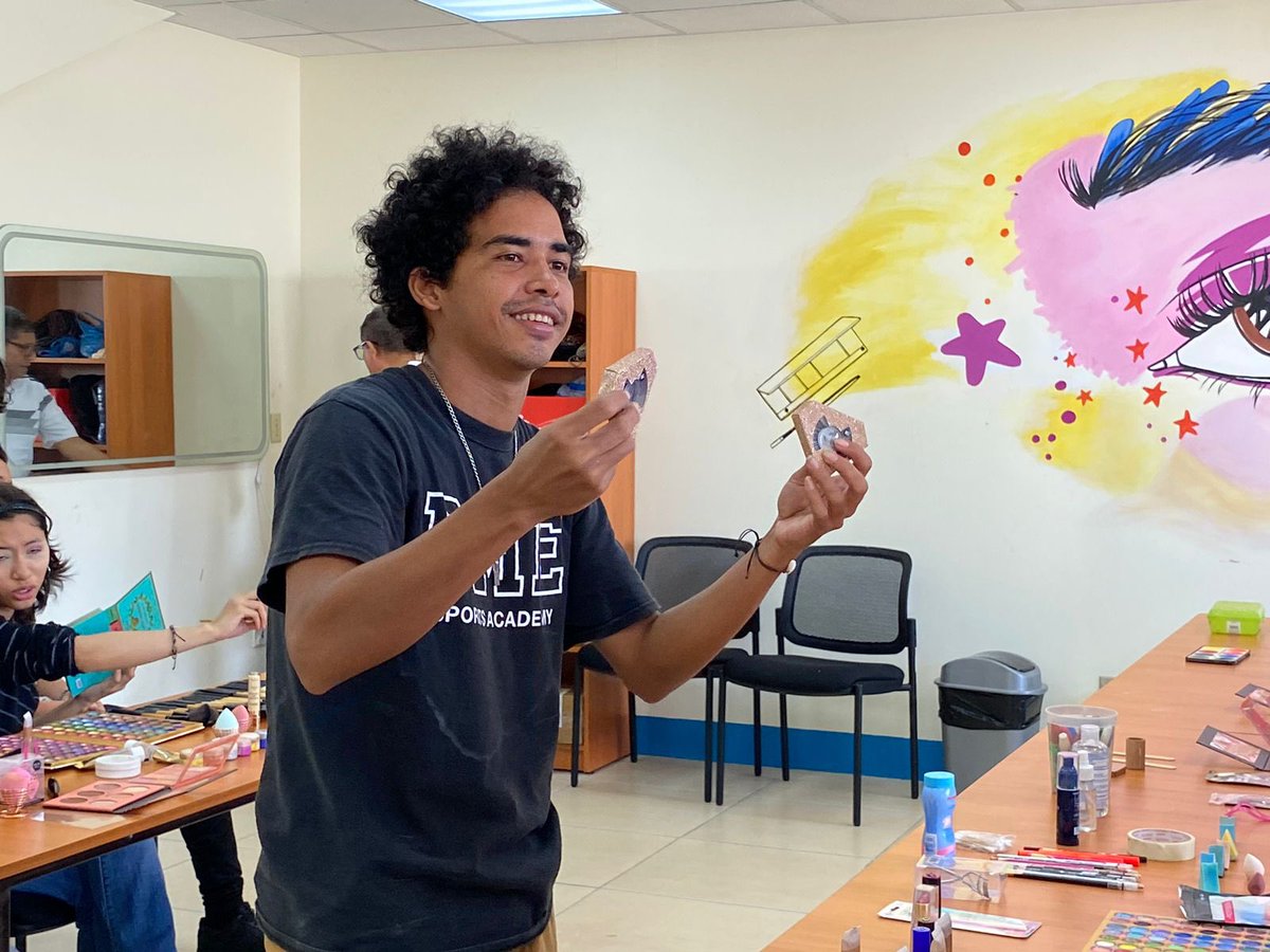 ✅Protagonistas de la Capacitación Técnica del Centro Cultural y Politécnico José Coronel Urtecho ¡No Volverá el Pasado! presentan sus habilidades artísticas en Arte Puertas Abiertas.🎭🎨