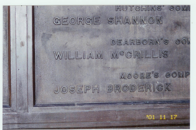 TheBostonIrish's tweet image. The #NewEngland militiamen killed at #BunkerHill on June 17, 1775 were a melting pot of English, Scots, Irish, Indigenous + Blacks. 176 of the men fighting that day were Irish-born, + hundreds more were sons of #Irish indentured servants. #bostonirish 
irishboston.blogspot.com/2020/06/the-ne…