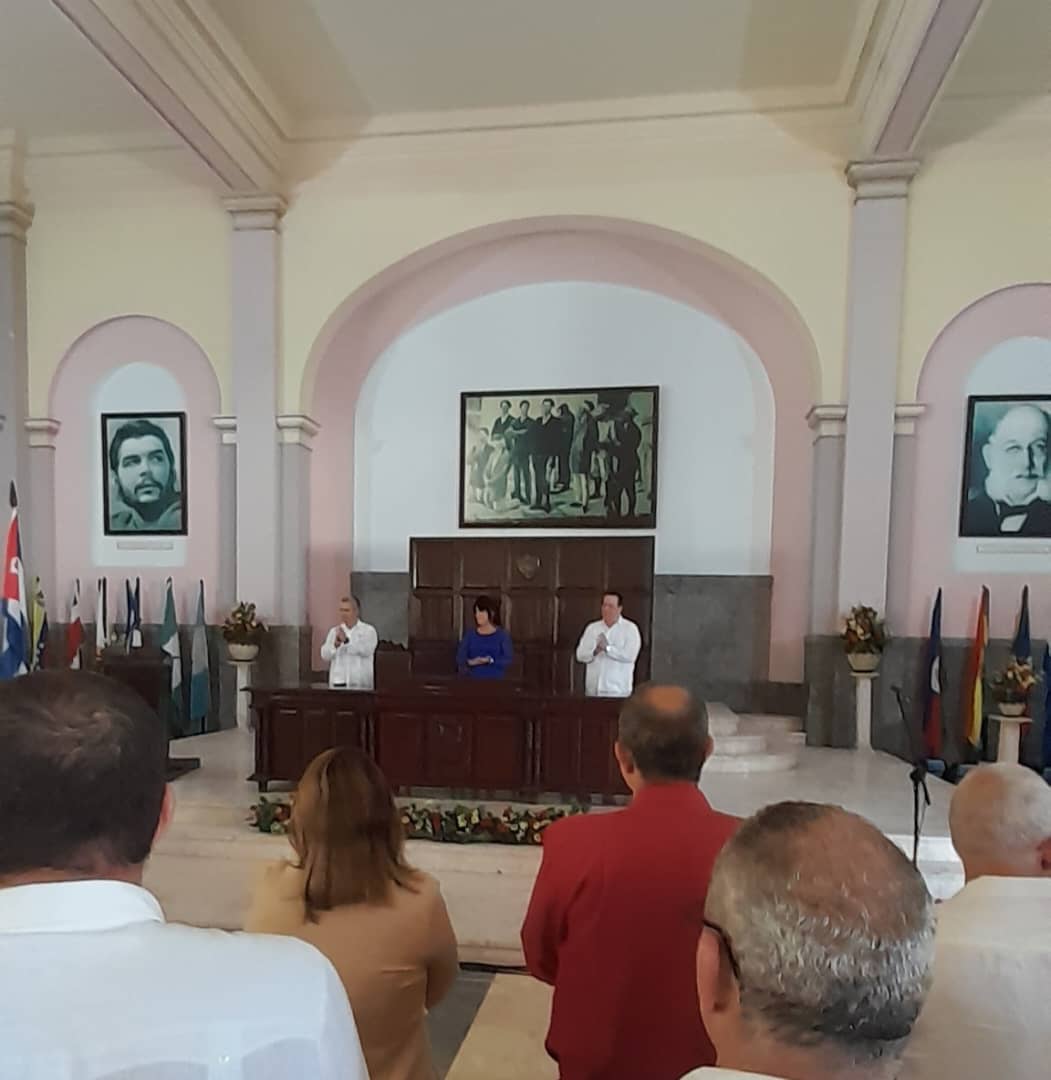 IAguilar16013's tweet photo. Acto de entrega del Título Doctor Honoris Causa de la UCMH al Dr.C. Jorge Caridad González Pérez. Desde la #FCMMayabeque muchas felicidades. https://t.co/ma2TXtfKT2