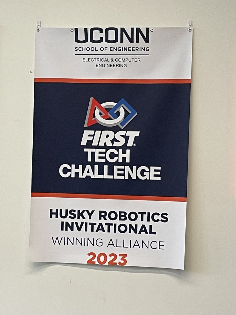 Wells4EdTech's tweet photo. 🤖 What an amazing robotics event at UCONN School Engineering! The Jaybots are grateful to attend and tour the campus. @UConnHuskies @RoboticsJay @WCSDEmpowers @drbonkwcsd @DLolkema @JamesAmodio8 https://t.co/LCg0o4X2Hc