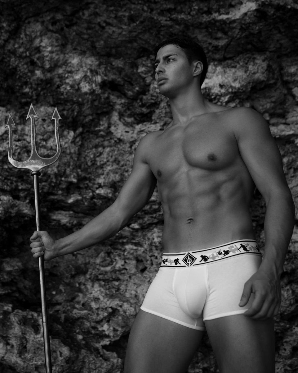 High luxury underwear of men innovated with the finest materials and cuts to shape your body and empower you to reach higher self confidence and self esteem. 🔱🌊
———
#Nereus #NereusDesign #NereusArt #HighFashion #mensunderwear #ubderwear #boxer #HALFGODHALFHUMAN