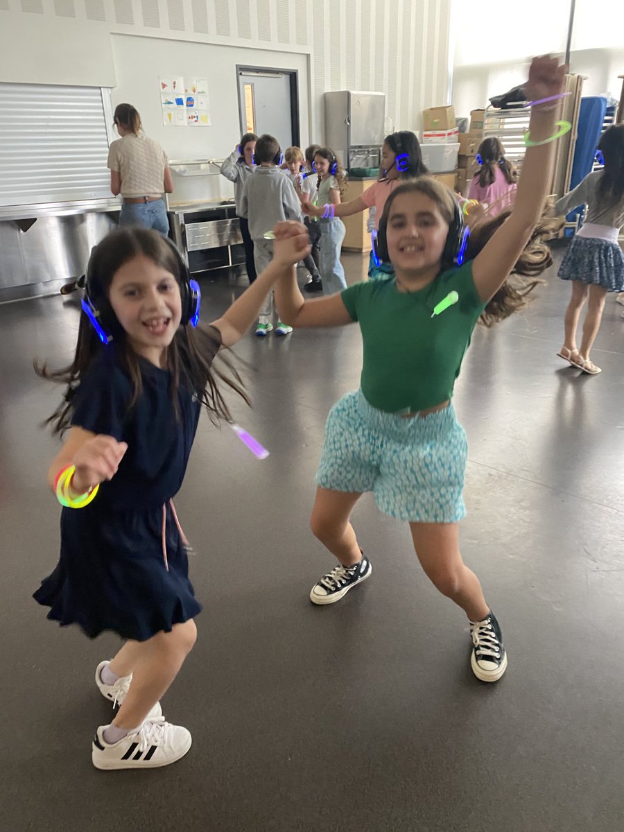 Sarah Charley tweet media