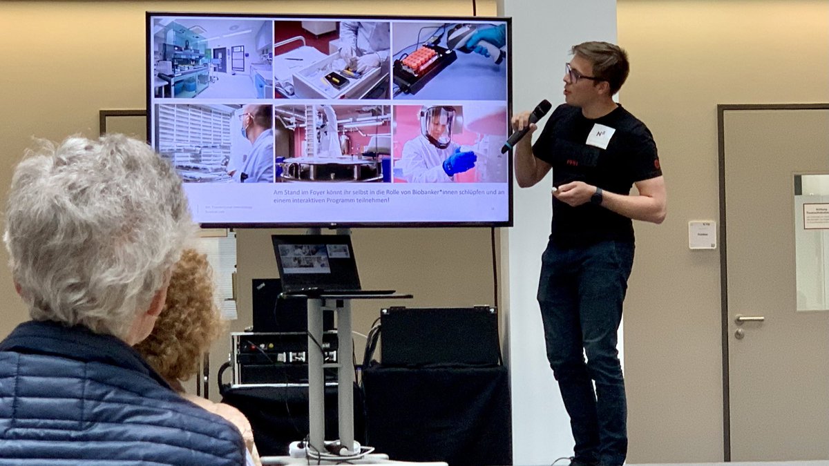 Together with the Central #Biobank of @ChariteBerlin & @berlinnovation we're at the Long Night of Science #LNDW23 today! Happy to listen to Lev Petrov's @SawitzkiLab presentation on #COVID19 in kids, highlighting the importance of #biobanking for research 👍🙏