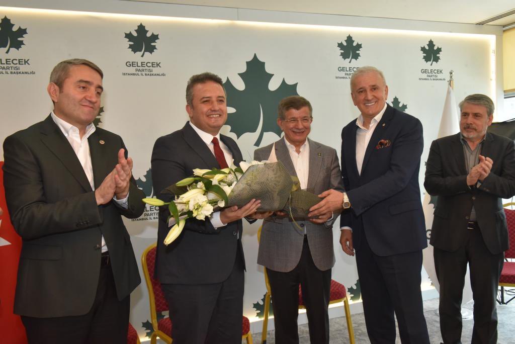 Gelecek Partisi Pendik İlçe Başkanlığı (@pendikgelecek) on Twitter photo İstanbul İl Başkanlığımıza Sn. Mehmet Kuğu beyefendi atanmıştır.
Kendilerine başarılar diliyor ve önceki dönem İstanbul İl Başkanlığımızı yöneten milletvekilimiz Sn. İsa Mesih Şahin’e teşekkürlerimizi sunuyoruz.
#YenidenGüzelGünlerGelecek
<a href="/Ahmet_Davutoglu/">Ahmet Davutoğlu</a>
<a href="/mehmetkugutr/">Mehmet Kuğu</a> İstanbul İl Başkanlığımıza Sn. Mehmet Kuğu beyefendi atanmıştır.
Kendilerine başarılar diliyor ve önceki dönem İstanbul İl Başkanlığımızı yöneten milletvekilimiz Sn. İsa Mesih Şahin’e teşekkürlerimizi sunuyoruz.
#YenidenGüzelGünlerGelecek
<a href="/Ahmet_Davutoglu/">Ahmet Davutoğlu</a>
<a href="/mehmetkugutr/">Mehmet Kuğu</a>