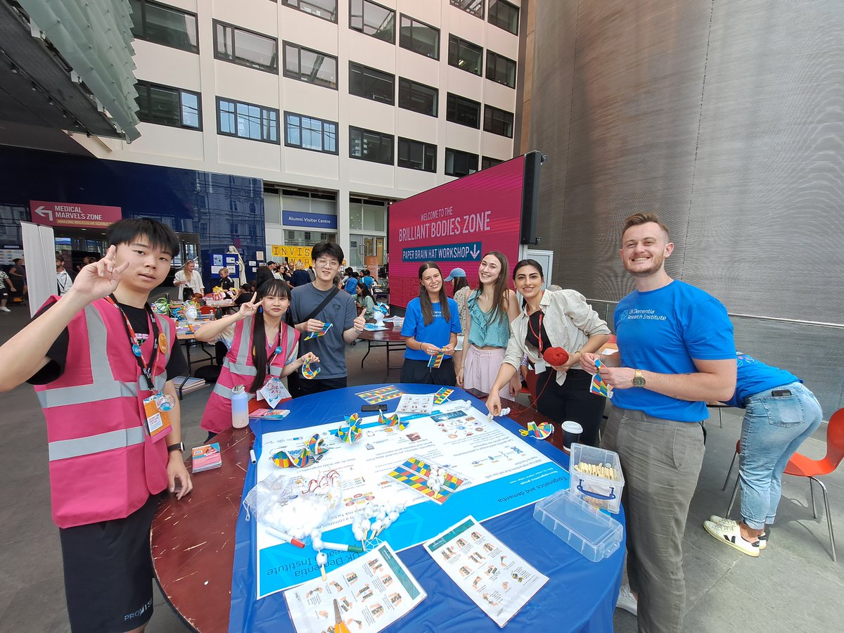 nottalexi's tweet photo. The first day of the Great Exhibition Road Festival has been a lot of fun! Check it out again tmr 🧐. And visit @UKDRI @ImperialBrains tables to learn about #dementia research with DNA origami🧬, brain hats🧠, Tetras protein aggregates and more! 👩🔬 #GERF https://t.co/ydWJtTvIGR