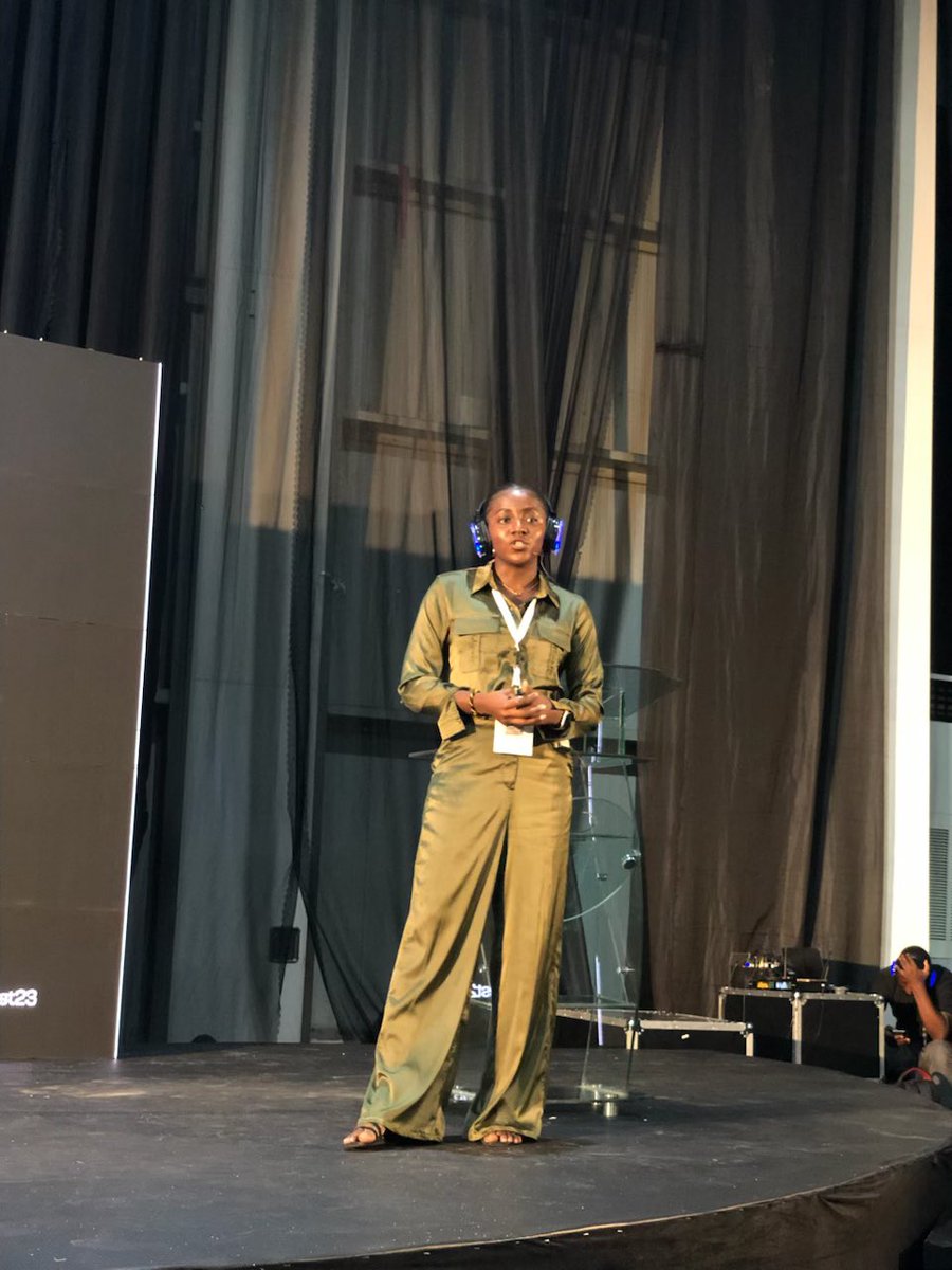 onojarachael's tweet image. For everyone who showed up to my talk at #oscafest23, thank you so much. The feedback and love - massive! ❤️🥰
Keep learning and building sustainably! 🚀🚀🚀

Here’s a link to my slides: docs.google.com/presentation/d…