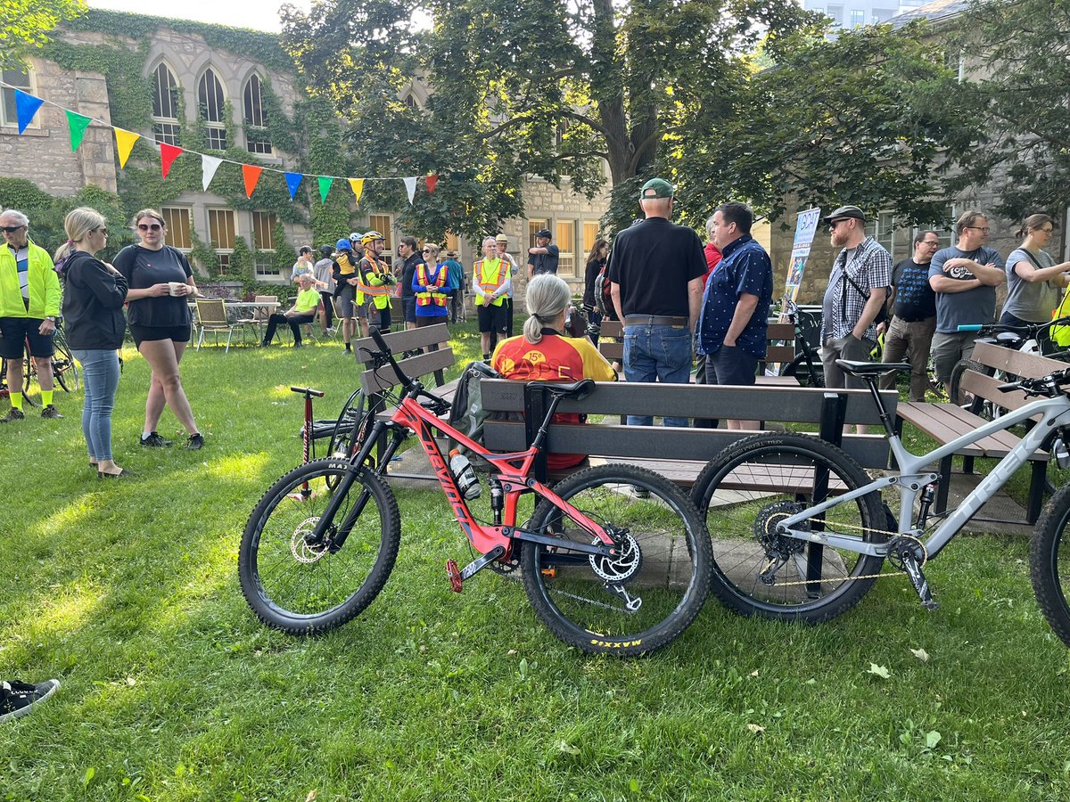 Enjoyed #BikeMonth event this morning & tire replacement challenge w @GORBAMTB @LloydLongfield @CamGuthrie @MikeSchreiner - the fix-it title this year goes to #Lloyd #Congratulations