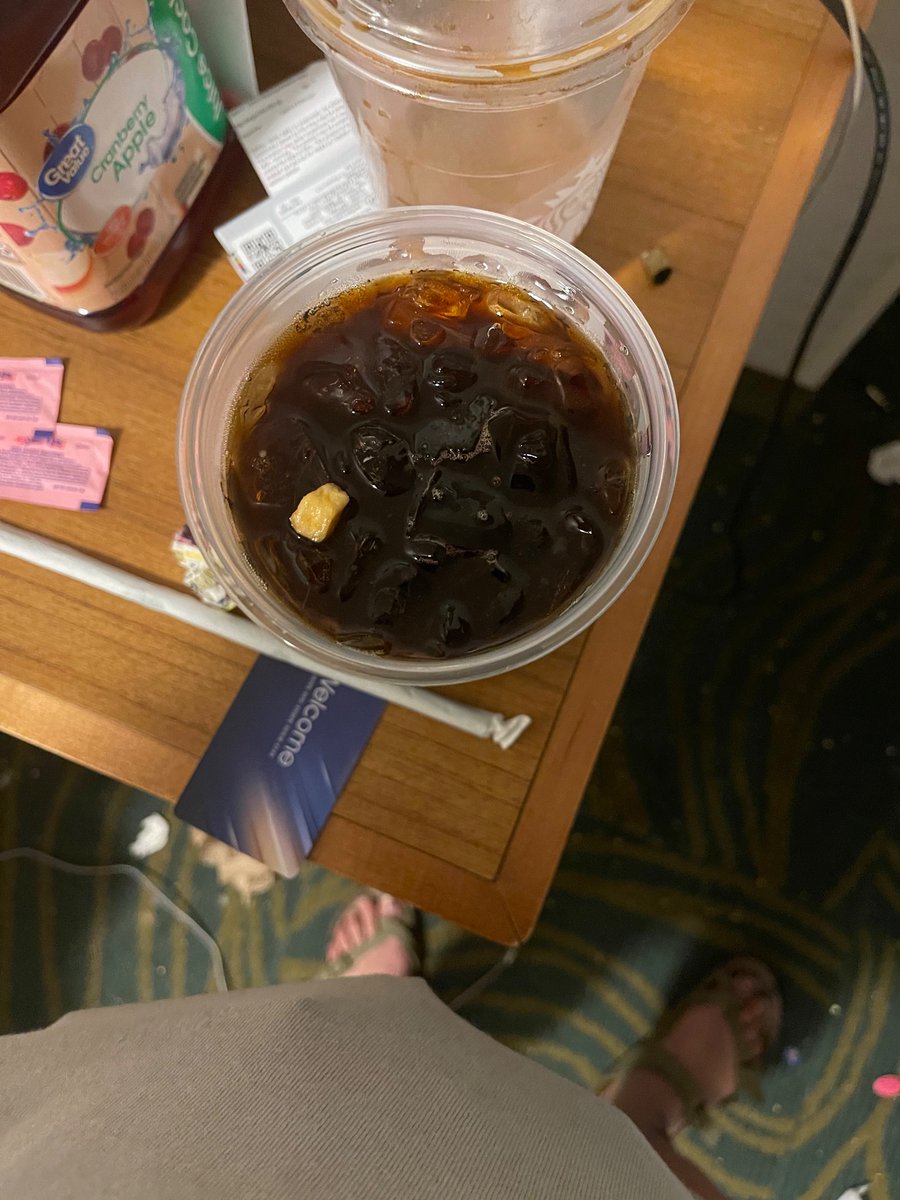 513Alexandra's tweet photo. @Starbucks what the fuck is this in my cold brew. https://t.co/z0jiV7Co8W