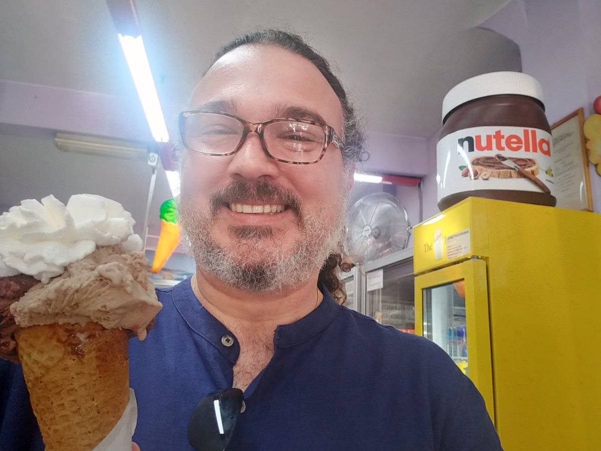aederocl's tweet photo. warming up for #vam2023 

#Roma #italia #italianfood #foodporn #maritozzo #maritozzoconlapanna #gelato #gelatoartigianale #laRimaDelCinco #JTD #JVAR #JPLUS #JPAS #CEFCA #OAJ https://t.co/W9PuRqrPjY