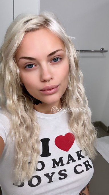 2 pic. I slept in the braids https://t.co/a4xyGq93R2