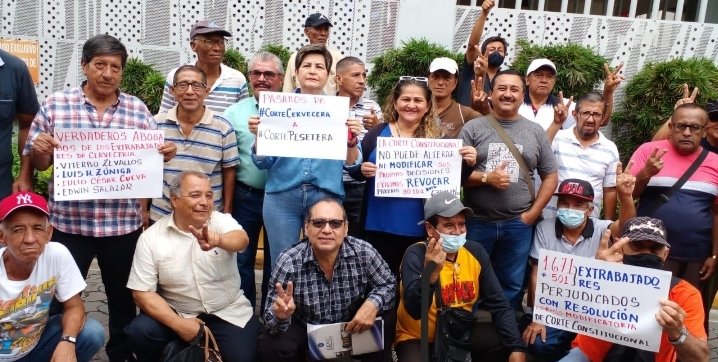 ...favoreciendo a la empresa morosa <a href="/cervecerian/">Cervecería Nacional</a> q x 33 años ha ganado réditos con nuestro dinero y q ahora gracias a #CentinelasDeLaConstitucion se quedará con mitad d las utilidades+vuelto+yapa
 <a href="/CIDH/">CIDH - IACHR</a> <a href="/OITAndina/">OIT Países Andinos</a> <a href="/ONU_derechos/">ONU Derechos Humanos - América del Sur</a>
<a href="/RobertoMorenoA/">Roberto Moreno</a> <a href="/DacervantesP/">Dario Cervantes P.</a>