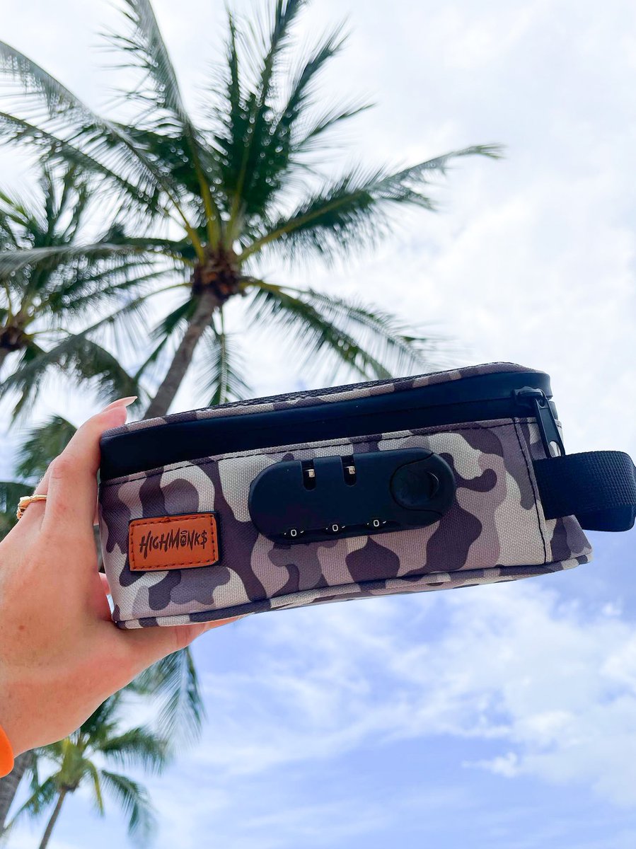 Perfect stash bag for on the go 🚀 

Loaded with tons of pockets or storage for your supplies. You can also lock up your supplies with a 3 digit code 🔒 check it out for yourself 

stonerstemple.com/products/the-h…

<a href="/thehighmonks/">OpenSeed by The High Monks</a>