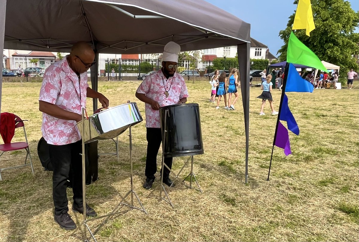 School summer fete ☀️🎶
#SteelPan #SteelPanDuo #Summer #Sunshine #Music #Event #SteelBand #SummerFete #SummerFair #Streatham #London