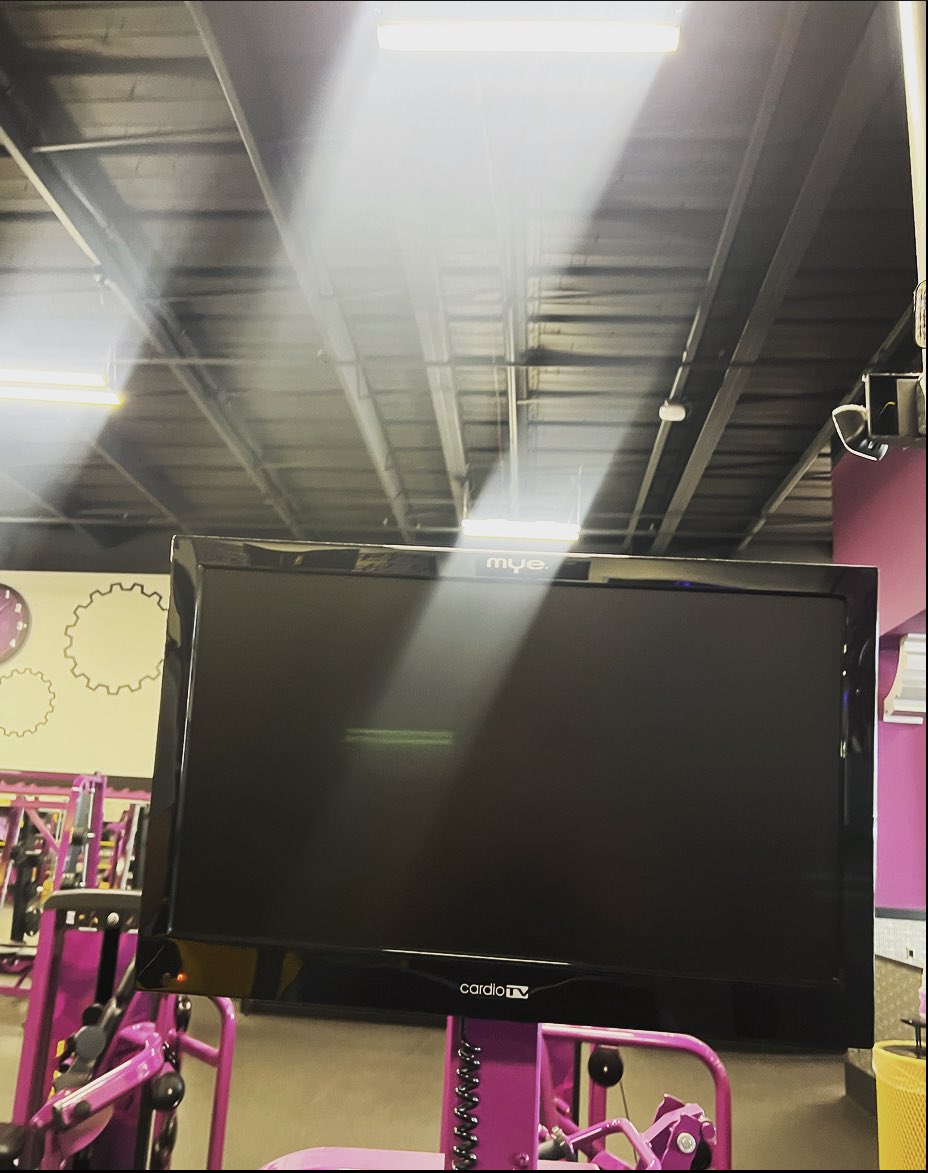 AmyRazor's tweet photo. As I exercised, ☺️my heart skipped a beat ❤️ as I listened to this podcast featuring educators highlighting their partnership with @NKCESKids1st !  Take a listen…
#connectgrowserve 🌱 #kydl 🦋

Thanks @misspowers111 💕 https://t.co/rlfblR8pZy