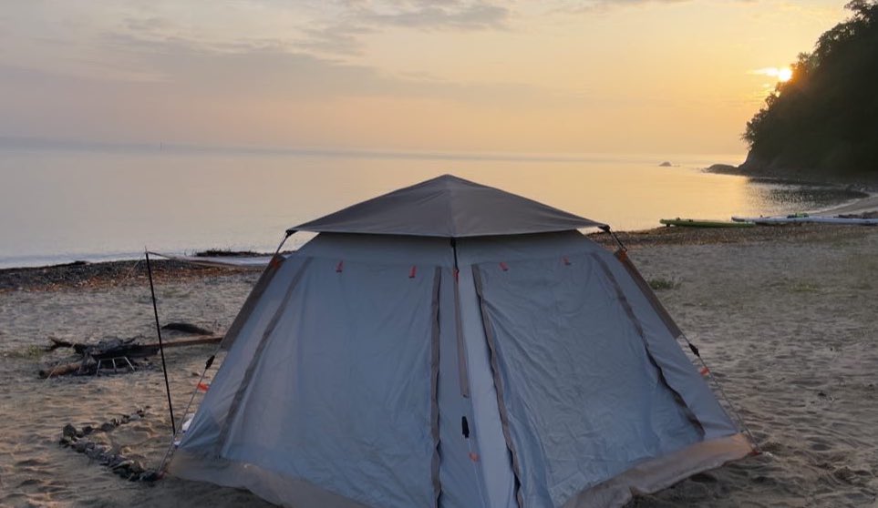 香川県にある【田の浦野営場】っていう無料のキャンプ場⛺️

これで無料って最高じゃない？🥺❤️

日本旅行中、天気にも恵まれて本当に良かった🥹🫶 https://t.co/WwuEdD5kZD