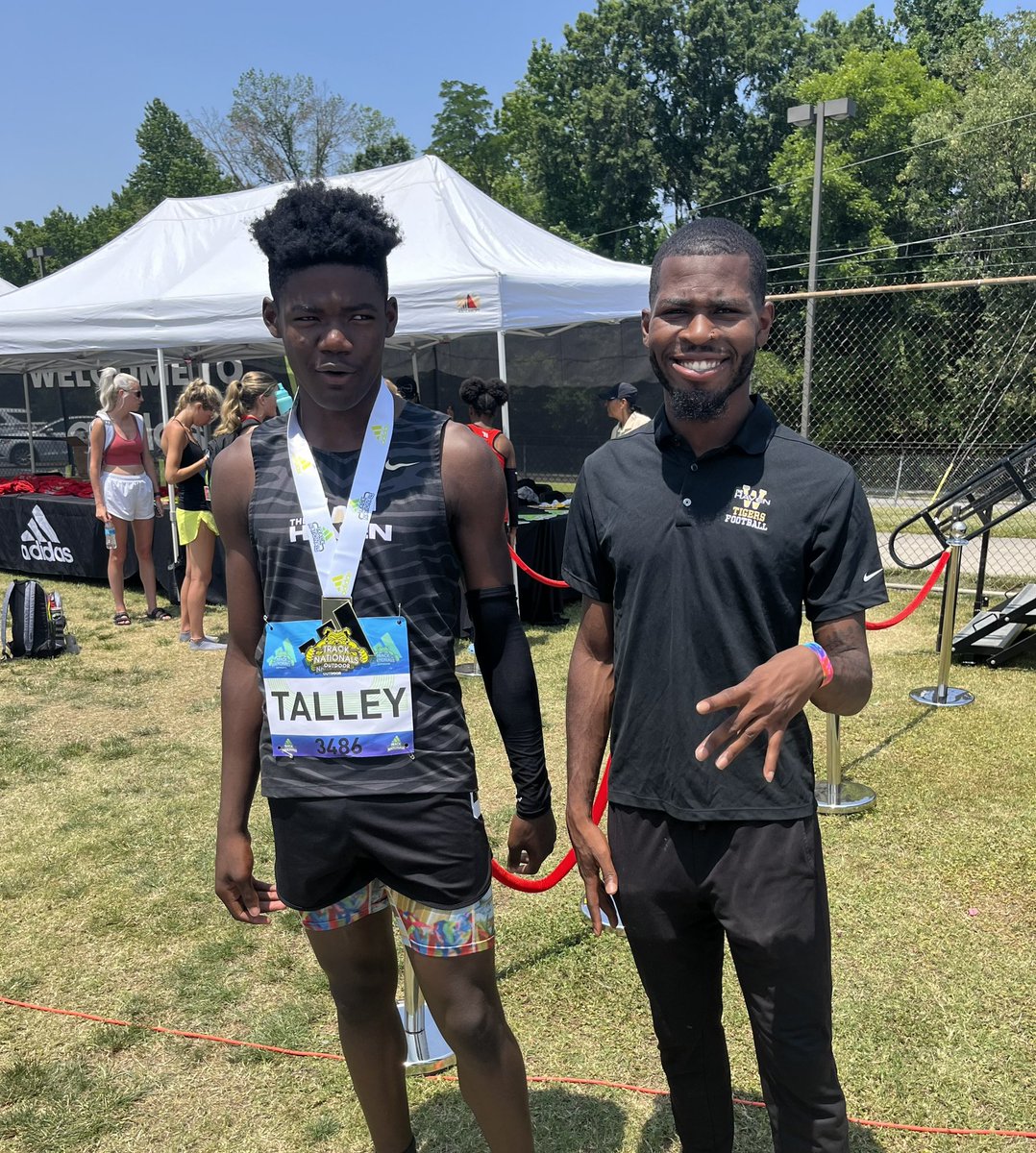 McclainMedia__'s tweet photo. Christopher Talley runs a PR 14.86 in 110mh at Adidas nationals 

-Freshman meet record 
-National Champion 
-4th in Whitehaven History https://t.co/4K9faF58wr
