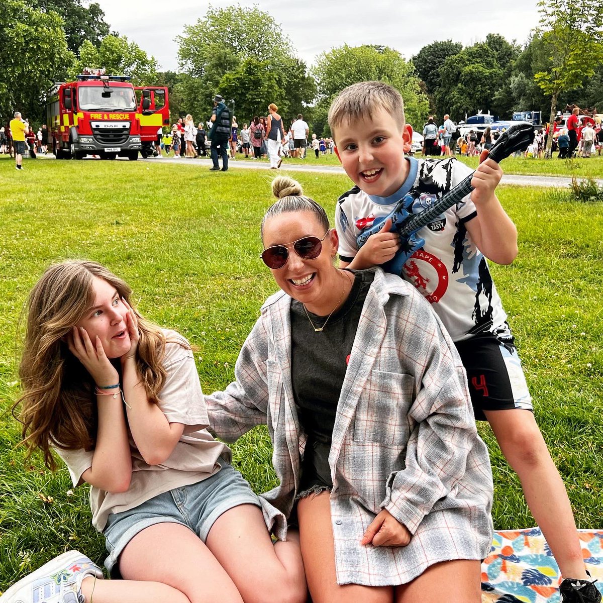 Great day today but don’t shout “boobies” for your family photo 😱🤣🤣🤣 #family #familyphoto #familyfun #leylandfestival