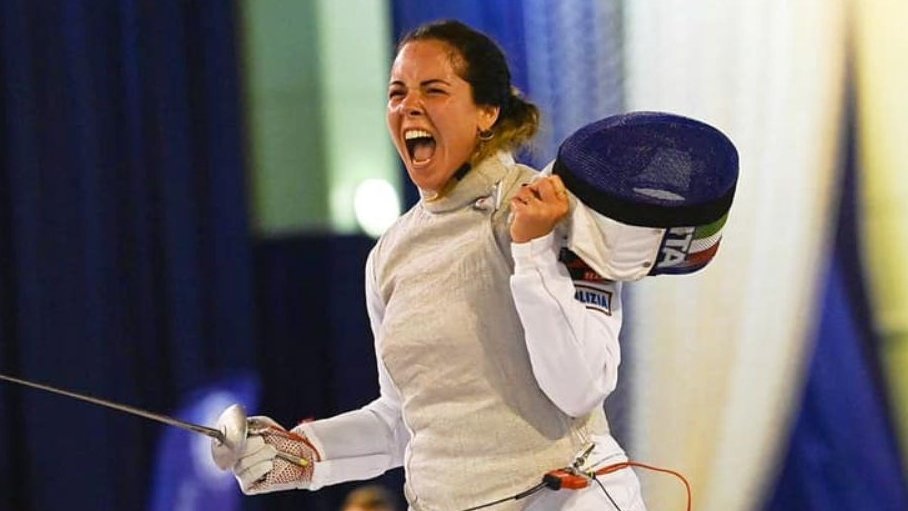 poliziadistato's tweet photo. Campionati europei 🇪🇺 individuali di scherma🤺 #Plovdiv2023 Italia🇮🇹 sul podio con i poliziotti👮🏼‍♂️👮🏻‍♀️ delle #Fiammeoro #DavideDiVeroli domina e vince l'oro🥇nel torneo di spada maschile #MartinaFavaretto e #AliceVolpi conquistano argento🥈e bronzo🥉nel fioretto femminile 💪💪👏👏👏 https://t.co/TdQ094oN3w
