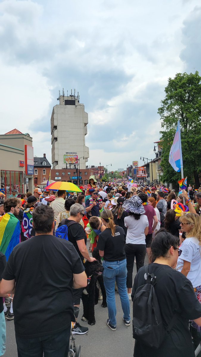 BBradley26's tweet photo. Celebrate Pride! #PRIDE #ygk https://t.co/yc8jNwP4fQ