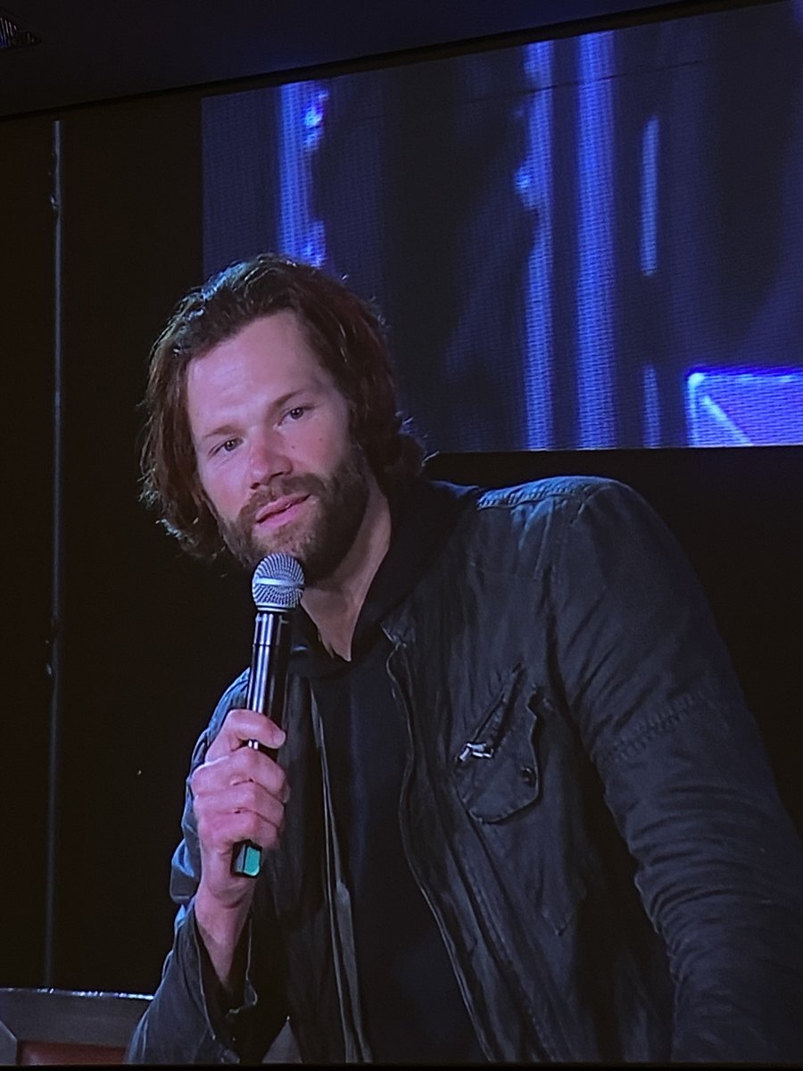 sammyswalker's tweet photo. god jared just talked in the hottest deep voice i’m dying #jib13 https://t.co/ZqjzCzx24s