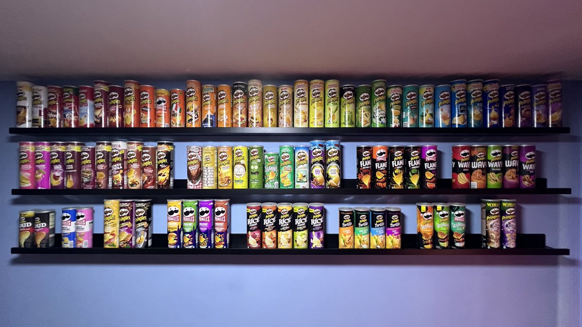 manolaniusko's tweet photo. @Pringles_ES ¿yo también tengo que comprar un bote y subir el ticket para entrar en el sorteo de ir al festival de música? 😂😇🙏 https://t.co/sHgNneHZ0V