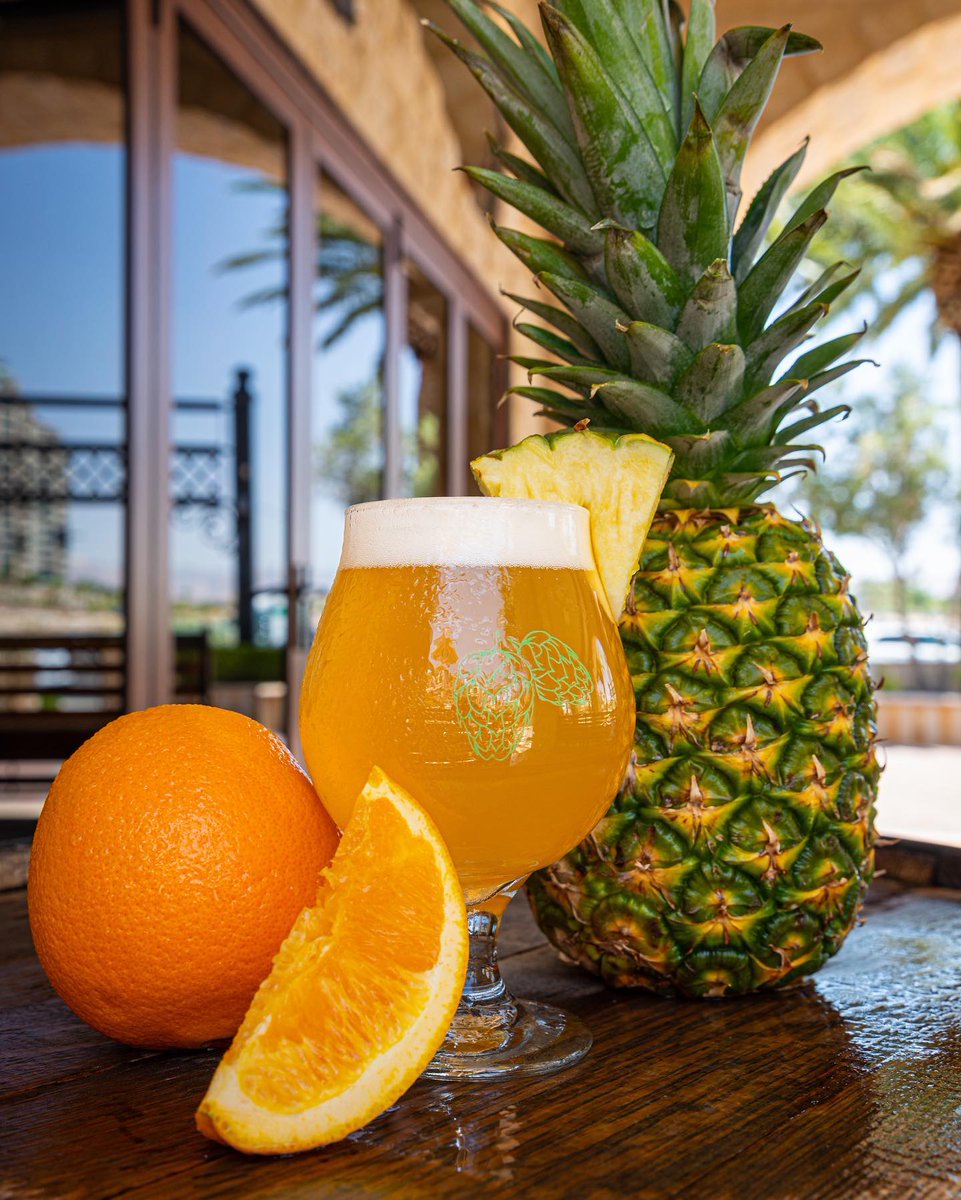 Pineapple Orange Sour! 🍍🍺

#HopNutsBrewing 

📸@dlorincz75
