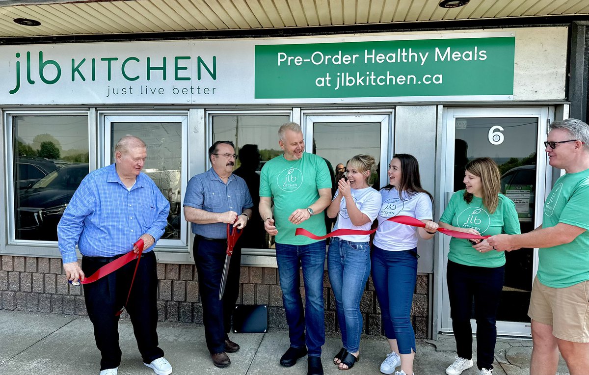 InvestOshawa's tweet photo. Congratulations to JLB Kitchen on their Grand Opening celebration in Oshawa! Certified Chef John Morris &amp; Holistic Nutritionist Jenny Morris are creating fresh, healthy, gourmet meals for our community. Visit them at 1333 Boundary Road, Unit #6! #InvestOshawa https://t.co/ZLgP1cW2m0