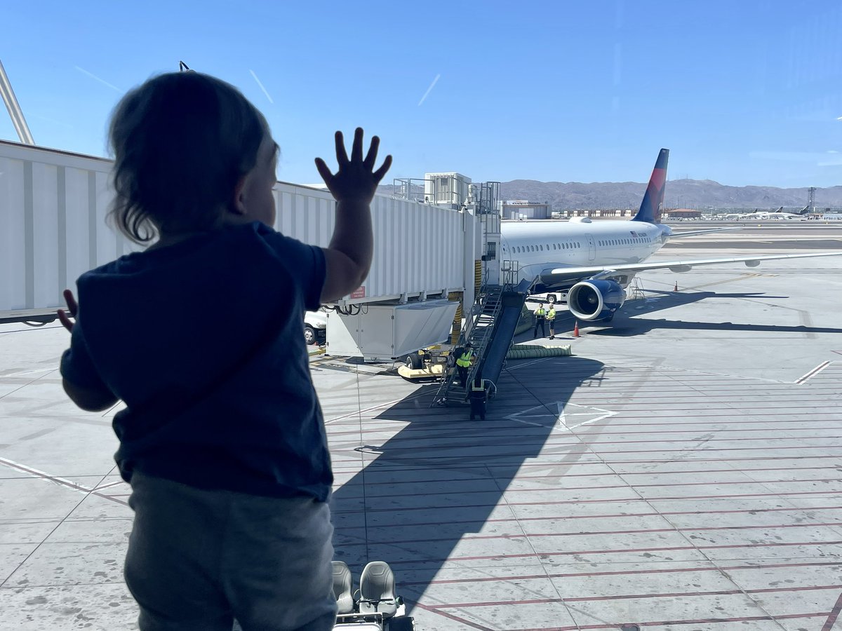 beth_hicks23's tweet photo. Getting ready to go home with @Delta with our frequent flier. Already spent her morning in the Delta Sky Lounge at #PHX and is ready for her in-flight entertainment! #Delta https://t.co/6A9BrFSYeI